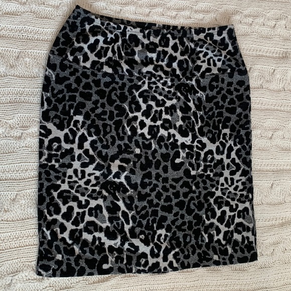 Studio Point Cheetah Print Skirt size 10 perfect pre-owned condition! - Picture 1 of 3